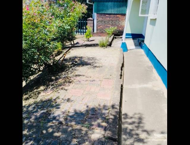 4 BEDROOM HOUSE FOR SALE IN NEWLANDS EAST